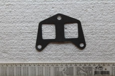 Прокладка коллектора из листового металла в сочетании с паронитом AJUSA 13135700 (фото 1)