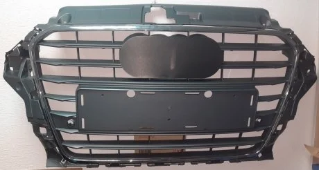 Решетка радиатора Audi A3 8V5 2012-2016 AND 30853237