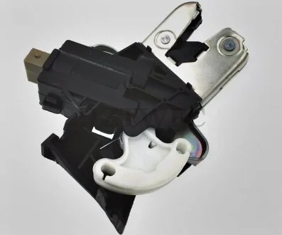 Замок крышки багажника Passat B6 Audi A4 B7, A5 A6 A8 седан 2005-10 AND 31827013