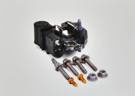 Регулятор напряжения генератора 5 E60/E61 / 6 E63/E64 / X5 E53/E70 / X6 E71 BMW 12318510090 (фото 1)