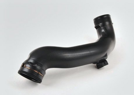 Патрубок интеркулера X5 E70 F15, X6 E71 F16 BMW 13717571350