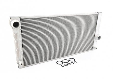 Радиатор системы охлаждения BMW 17117589004