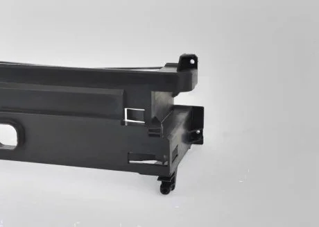 Накладка кронштейн радіатора 5 F10, 6 F12, 7 F01 BMW 17117639071