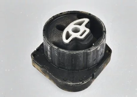 Опора КПП F10 BMW 22326856421