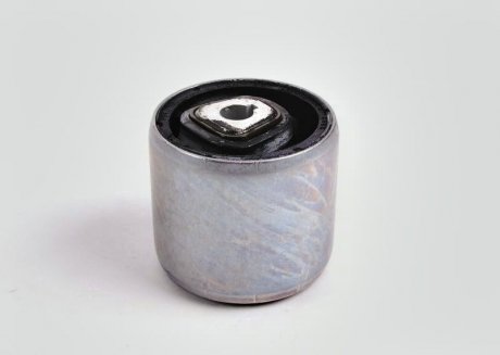 Рычаг сайлентблока BMW 31126768818 (фото 1)