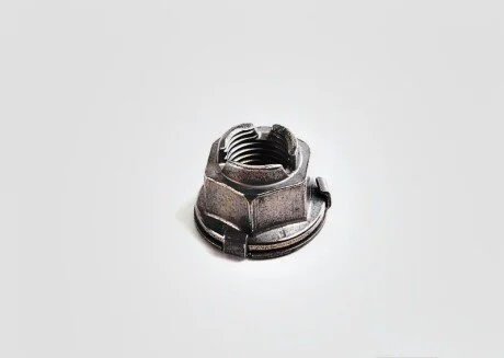 Гайка M14X1.5-10 передней поперечный рычаг BMW 33306787062