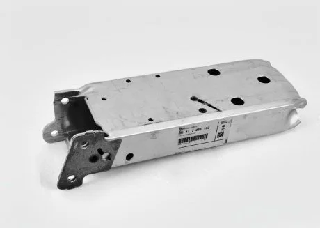 Кронштейн усилителя переднего бампера правый F20, F21, F22, F23, F30, F31 BMW 51117266192