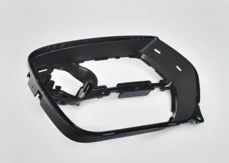 Уставка в бампер П BMW 51117312598