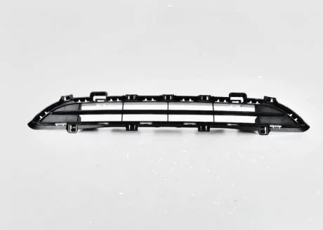 Ґрати в бампер центральні X4 F26 2014- BMW 51117338492