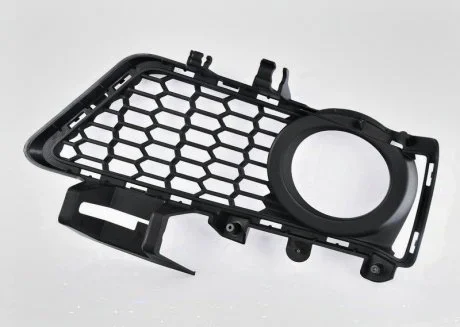 Накладка противотуманки L F30 BMW 51118062631