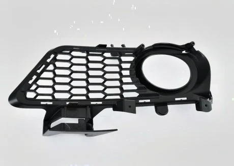 Накладка противотуманки R F30 BMW 51118062632