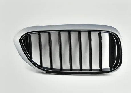 Решетка BMW 51137390864