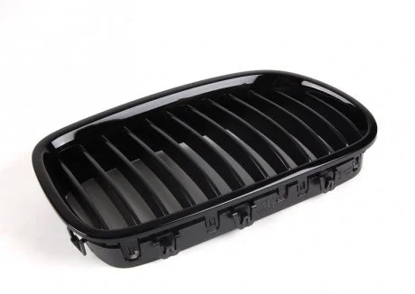 Решітка радіат black BMW 51712165528