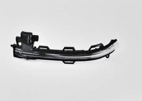 Повторювач повороту дзеркала лівого X3 F25, X5 F15, X6 F16, X4 F26 BMW 63137291217