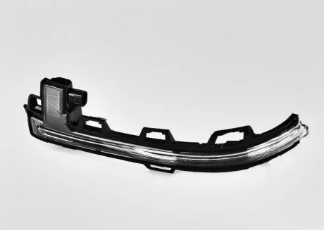 Повторитель поворота X5 G05, X3 G01, X6 G06, X7 G07, X4 G02 в зеркале левый 2018- BMW 63137441439