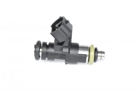 Паливний інжектор SEAT CORDOBA, CORDOBA VARIO, IBIZA II, INCA, LEON, TOLEDO II SKODA OCTAVIA I VW BORA, BORA I, CADDY II, CADDY II/MINIVAN, GOLF IV, LUPO I, NEW BEETLE, POLO 1.4 10.97-12.10 BOSCH 0280158257
