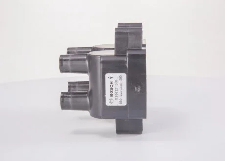 Катушка запалювання BOSCH 0986221060