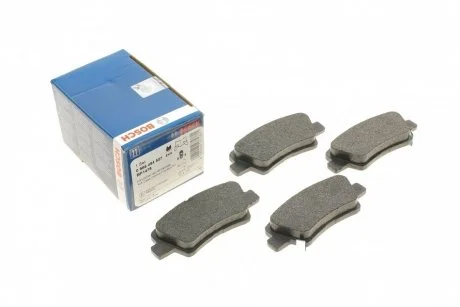 Тормозные колодки дисковые HYUNDAI / KIA Accent / i20 / i30 / i40 / Ceed / Cerato / Rio задняя сторона BOSCH 0986494557