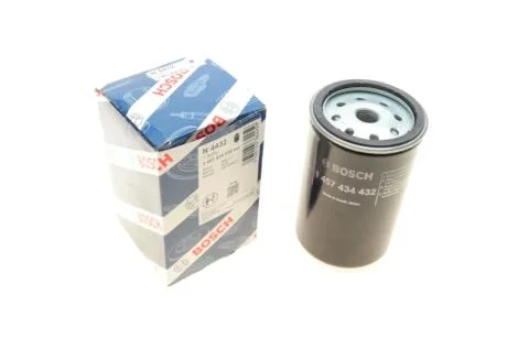 Топливный фильтр 4432 IVECO EutoCargo, EuroStar, EuroTech 5,8-17,2 91-02 BOSCH 1457434432