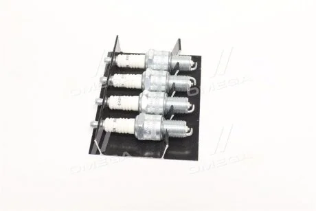 Свеча зажигания 1.0 COPPER ВАЗ 2111, 2112, 21214 (4шт. в упаковке) CHAMPION OE048/R04