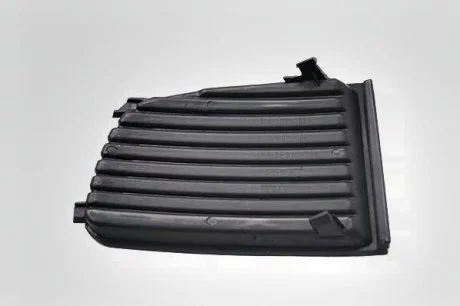 Решітка бампера права Skoda Fabia 2000-2004 зовнішня DPA 88070061702
