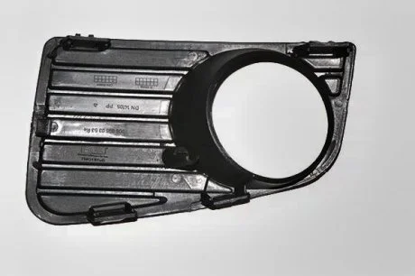 Решітка в бампер права VW Crafter 2006- DPA 88070914202