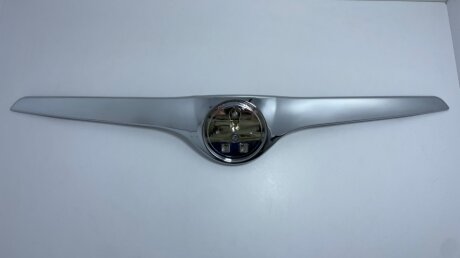 Решітка радіатора без емблеми верхня хромована срібляста Fabia 2 2007-2011 DPA 88530057102