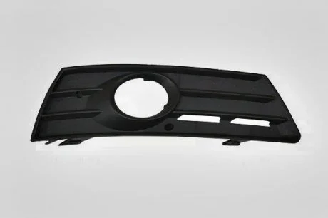 Решітка під туманку Passat CC 2008-11 права DPA 88530628902