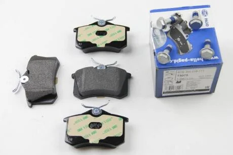 Колодки гальмівні дискові; задня вісь / VAG & Peug HELLA 8DB355018111