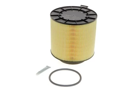 Фильтр воздушный AUDI A4, Q5 3.0 TFSI, 3.2 FSI 08- (пр-во HENGST) HENGST FILTER E675LD157