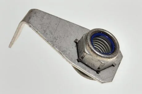 Гайка m16 LAND ROVER RYH501060