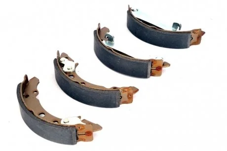 Колодки тормозные барабанные AUDI 80, SEAT CORDOBA, VW GOLF задн. LPR 00140