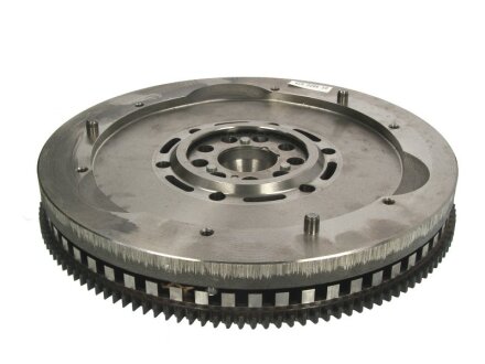 Маховик LuK 415 0086 10