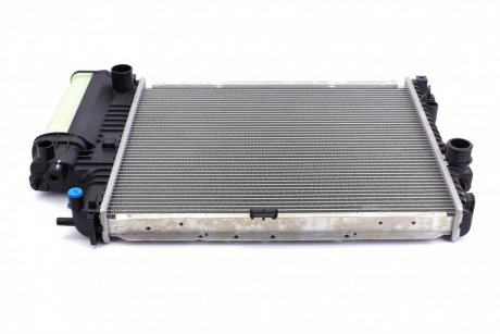 Радиатор 520 mm BMW 5 (E39) 2,0-2,8 95-01 MAHLE / KNECHT CR251000S (фото 1)