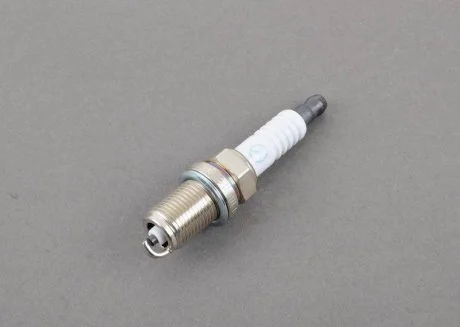 Свіча запалювання MERCEDES-BENZ A0031596803