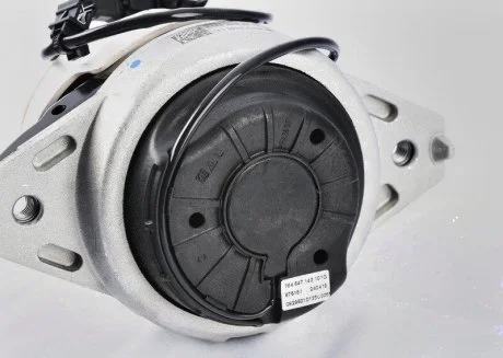 Подушка (Опора) двигателя левая Mercedes ML/GLE W166/C292 / GL/GLS X166 MERCEDES-BENZ A1662406817