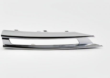 Накладка лівого ходового ліхтаря хромована AMG Mercedes ML/GLE W166 MERCEDES-BENZ A1668851374