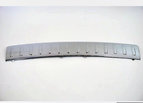 Накладка заднього бампера верхня хромована Mercedes ML/GLE W166 MERCEDES-BENZ A1668852174