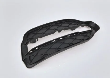 Накладка бампера MERCEDES-BENZ A2048857123