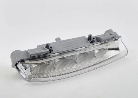 Фонарь передний дневного света габаритный диодный LED правый Mercedes SLK R172 / C W204 / E C207/W212 MERCEDES-BENZ A2049069000