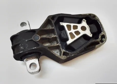 Подушка двигуна MERCEDES-BENZ A2462401209