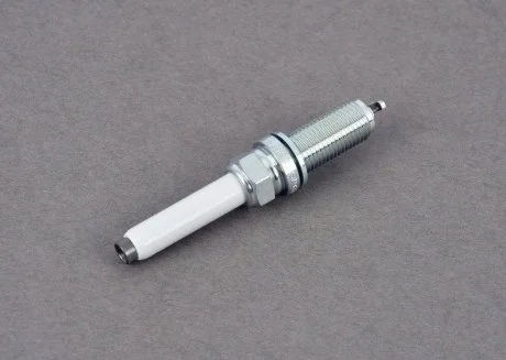 Свеча зажигания Mercedes M133 / M270 / M274 / M276 MERCEDES-BENZ A2701590600