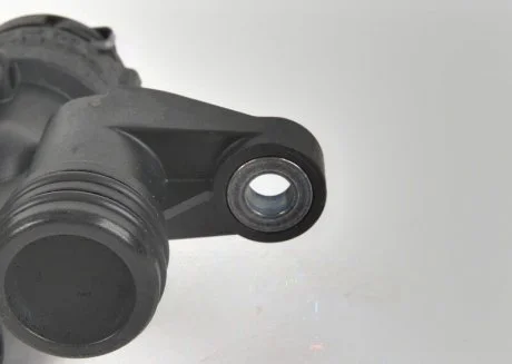 Клапан охлаждения двигателя Mercedes M272/M273 MERCEDES-BENZ A2722000031