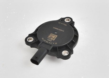 Электромагнитный клапан (Магнит) распредвала Mercedes M133 / M152 / M157 / M176 / M177 / M178 / M270 / M274 / M276 / M278 MERCEDES-BENZ A2761560790 (фото 1)