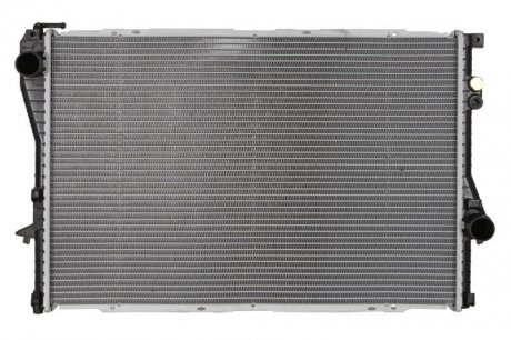 Радиатор охлаждения BMW 5 E39 (95-)/7 E38 (94-) NISSENS 60752A (фото 1)
