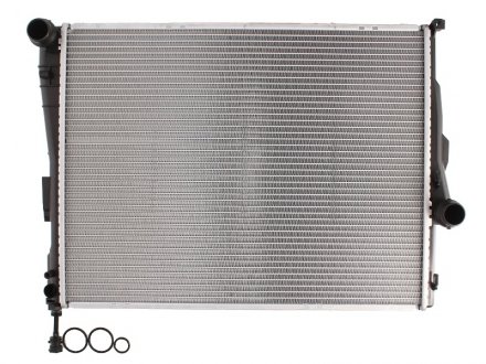 Радиатор охлаждения BMW 3 E46 (98-) 1.6-3.3 NISSENS 60782A (фото 1)