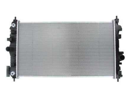 Радіатор охолодження двигуна NISSENS 630717