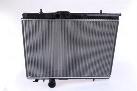 Радиатор PT 206(98-)2.0 i 16V(+)[OE 1330.59] NISSENS 63697