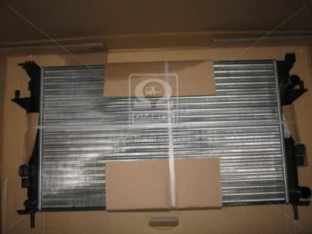 Радіатор RN ESPACE IV(02-)1.9 dCi(+)[OE 82 00 008 765] NISSENS 63816