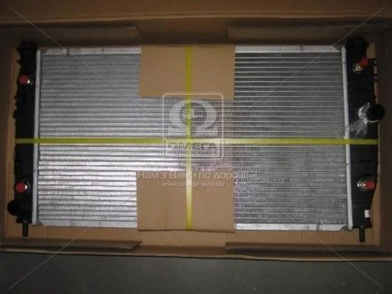 Радиатор охлаждения CHRYSLER 300M (98-) NISSENS 69016